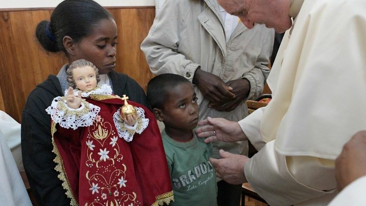Pope Francis meets survivors of a measles epidemic in Antananarivo  