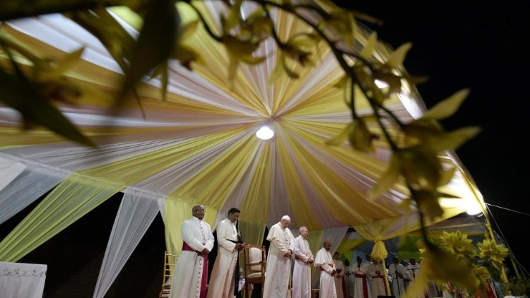 Папа Франциск на встрече с духовенством, монашествующими и семинаристами Мадагаскара