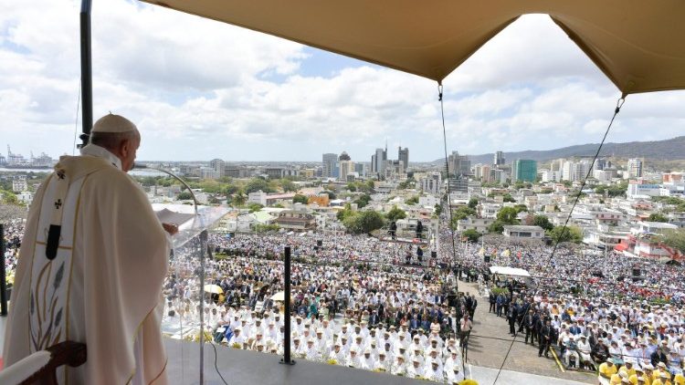 Pope Francis at Mass in Mauritius