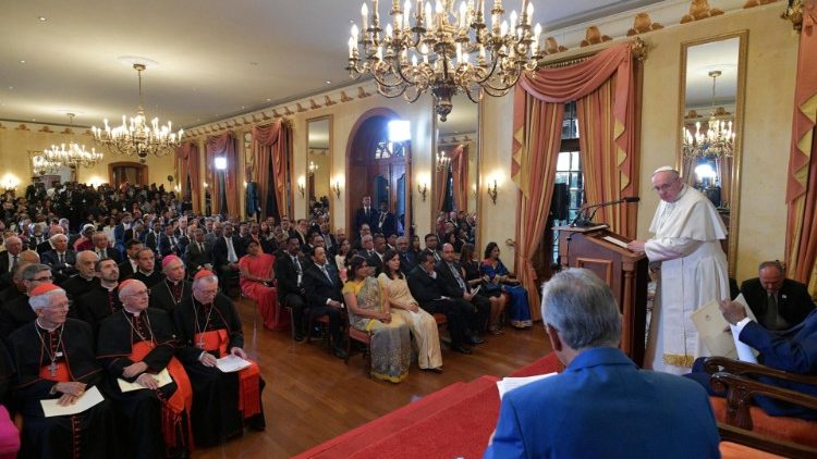教皇フランシスコ、モーリシャスの各界要人との出会い　2019年9月9日　ポートルイス・大統領官邸