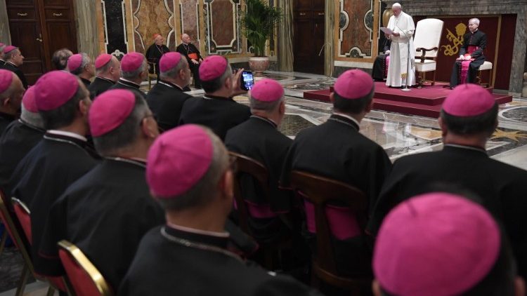 Le Pape rencontre les nouveaux évêques en Salle Clémentine