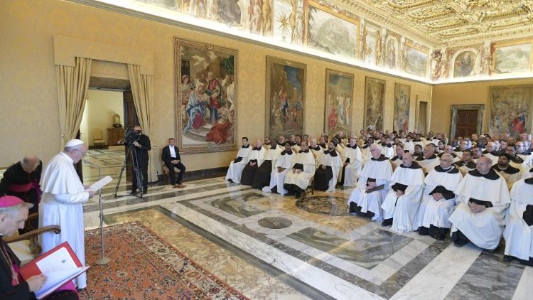 Papa Franjo sa sudionicima općega kapitula Karmelićanskoga reda; Vatikan, 21. rujna 2019. 