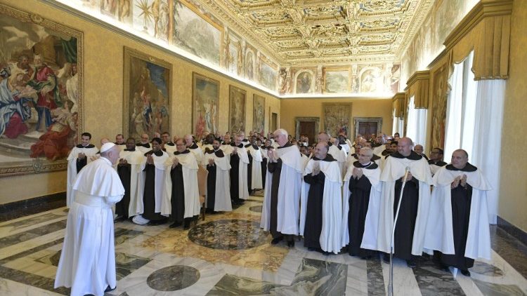 Papież wśród karmelitów
