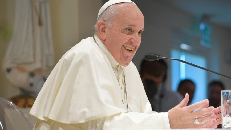În Italia, cartea despre papa Francisc: "Viaţa Spiritului. Dumnezeu vorbeşte inimii omului"