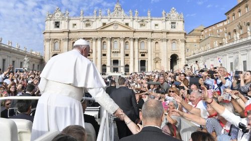 Papež pri katehezi: Sprejeti mučeništvo vsakodnevne zvestobe evangeliju