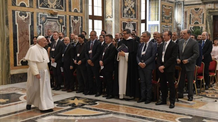 Папа Франциск на встрече с участниками семинара «Общее благо в цифровую эпоху»