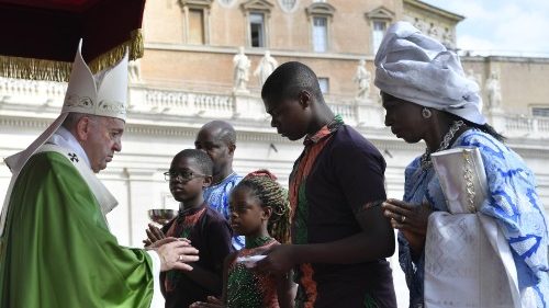  Migrants: le Pape dénonce les cœurs anesthésiés face à la misère d’innocents