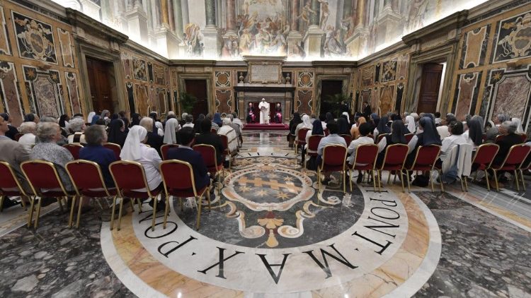 Папа Франциск на  встрече с участницами Генерального капитула Римского союза Ордена святой Урсулы