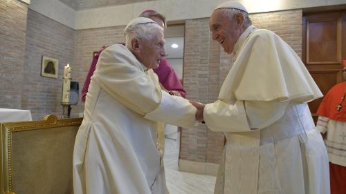 Påven Franciskus kondoleanser till påven emeritus
