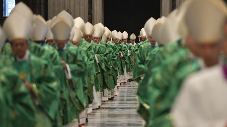 Synod: problemem nie jest celibat, ale brak spójności ewangelicznej