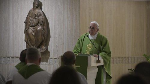 Il Papa a Casa Santa Marta: oggi ci sono tanti cristiani che hanno paura di crescere