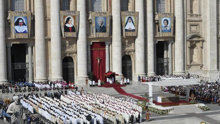 Ватикан: Святая Месса с обрядом канонизации (13 октября 2019 года)