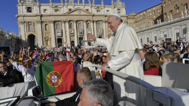 Papež Frančišek med splošno avdienco na Trgu sv. Petra