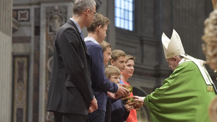 Papa Francisc, la Sfânta Liturghie a Zilei mondiale misionare din 2019.
