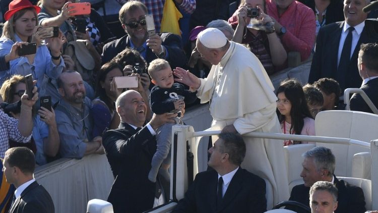 Papież: Kościół nie jest warowną twierdzą, pragnie przyjąć wszystkich