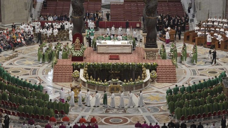 Le Pape François a présidé la messe de clôture du synode spécial sur l'Amazonie en la basilique Saint-Pierre, dimanche 27 octobre 2019. 