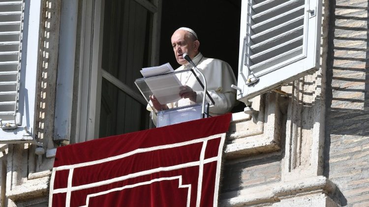 Le Pape François lors de l'Angélus du 1er novembre 2019.