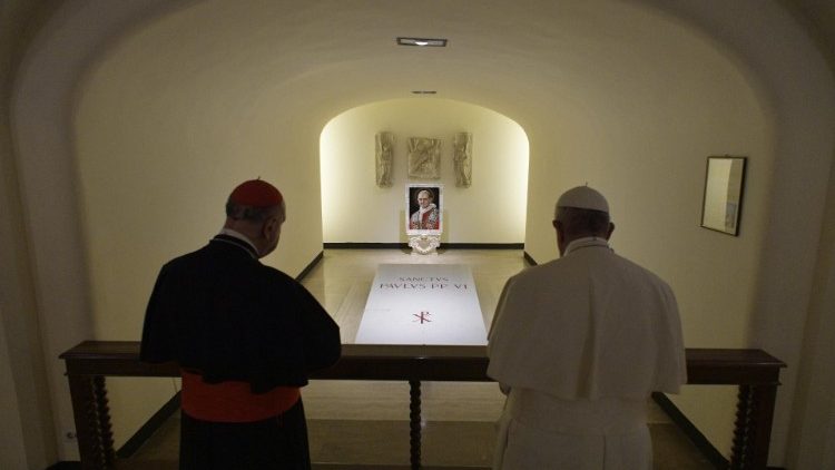 Il momento di preghiera nelle Grotte della Basilica vaticana
