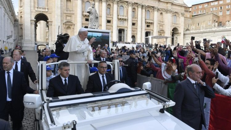 Папата Фрањо за време на Генералната аудеинција во среда 6 ноември 2019 година