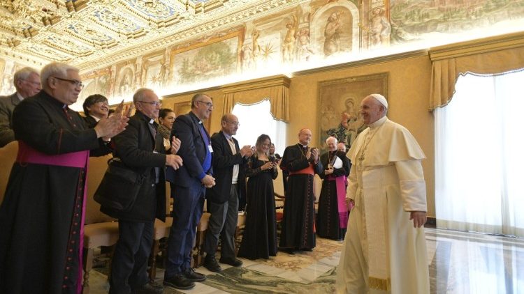 Papa Franjo i sudionici konferencije "Crkva, glazba, interpretatori: neophodan dijalog"