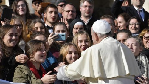 Papst an Ministranten: Christ ist man nicht allein