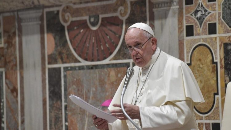 Papež hovoří k účastníkům mezinárodního kongresu Asociace pro trestní právo