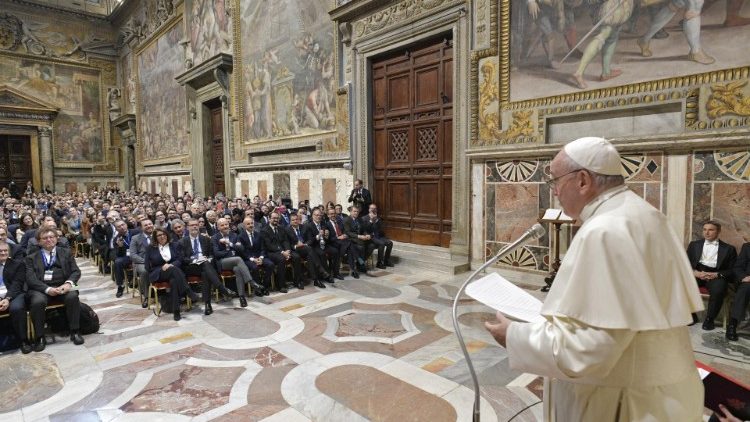 البابا فرنسيس يستقبل المشاركين في مؤتمر الجمعية الدولية لقانون العقوبات 15 تشرين الثاني نوفمبر 2019