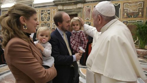 Papst: Nein zu klerikalen Laien - Ja zu Frauen in Führungsämtern