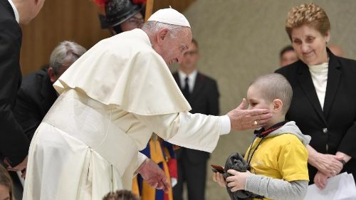Le Pape reçoit la communauté de l’hôpital pédiatrique “Bambino Gesù” 