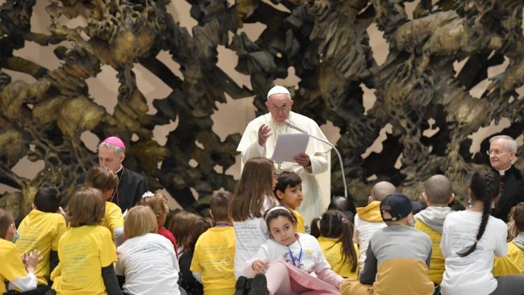 Un momento dell'udienza del Papa alla comunità del Bambino Gesù