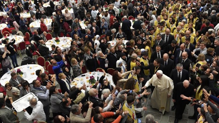 Påvens lunch med de fattiga 