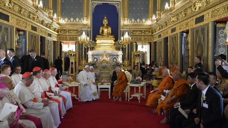Pope Francis meets Buddhist leaders in Thailand during his 2019 apostolic visit