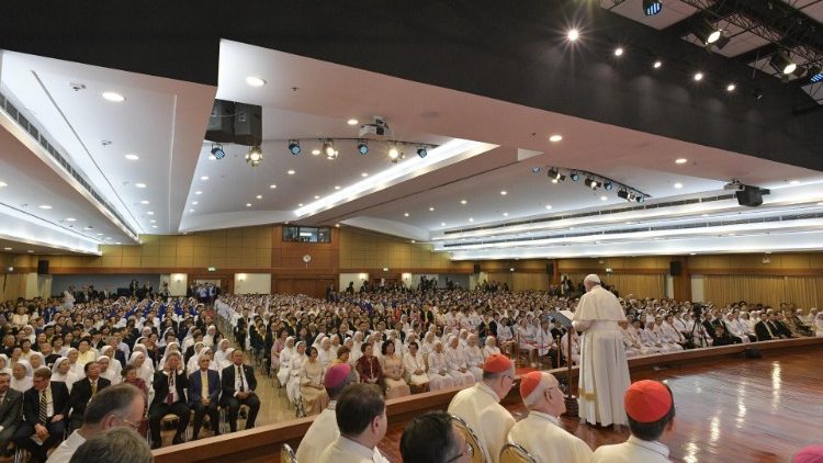 Papa Francisko anawashukuru na kuwapongeza wafanyakazi katika sekta ya afya nchini Thailand, kwa kuendeleza na kudumisha matendo ya huruma kwa wagonjwa!