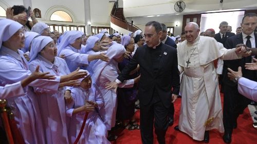 Le Pape encourage le clergé thaïlandais à inculturer davantage l’Évangile