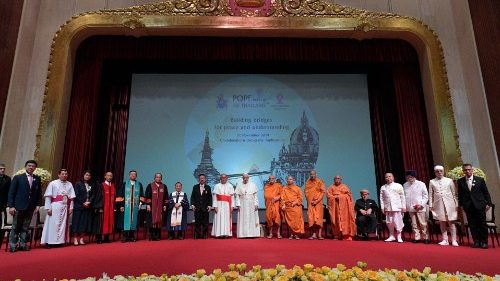 Påven ber om samarbete vid interreligiöst möte i Bangkok