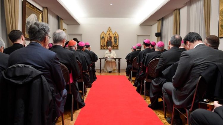 Il Papa incontra i vescovi del Giappone nella nunziatura apostolica di Tokyo