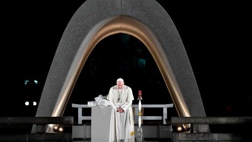 Папа: обладание ядерным оружием безнравственно