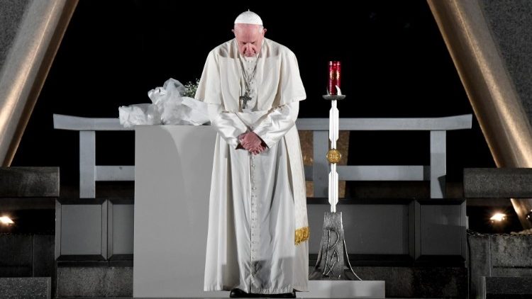 Папа падчас візіту ў Мемарыял міру ў Хірасіме