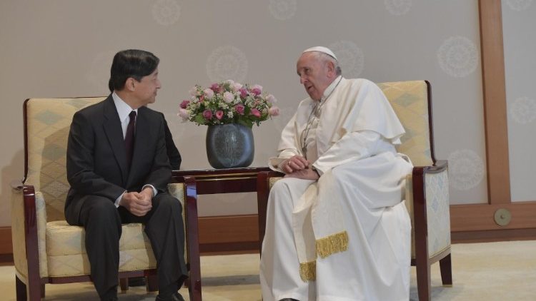 البابا فرنسيس يلتقي امبراطور اليابان ناروهيتو 25 تشرين الثاني نوفمبر 2019