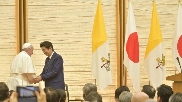 Ferenc pápa a japán politikai és diplomáciai vezetőkkel