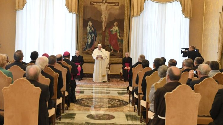 البابا فرنسيس مستقبلا أعضاء اللجنة اللاهوتية الدولية 29 تشرين الثاني نوفمبر 2019