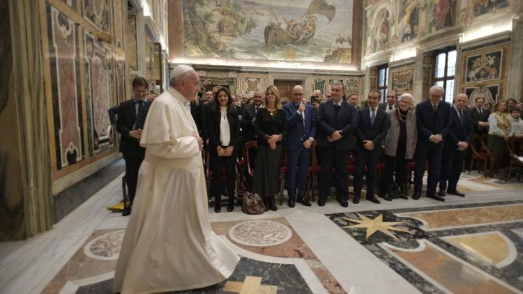 Le Pape François rencontrant les membres de la Fondation Rosario Livatino au Vatican, le 29 novembre 2019.