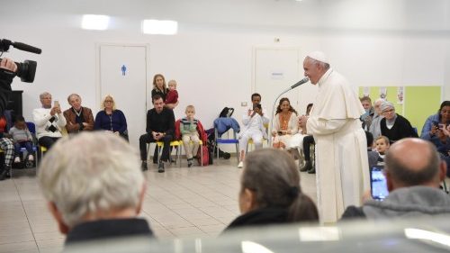 La Caritas di Roma abbraccia e ringrazia il Papa 