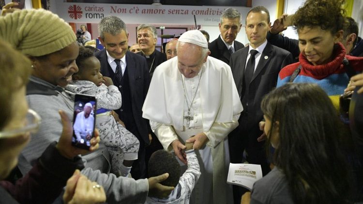 El Papa en Caritas de Roma