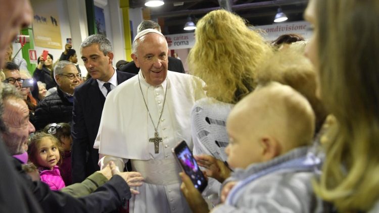 カリタス・ローマ運営の複合支援施設を訪れた教皇フランシスコ　2019年11月