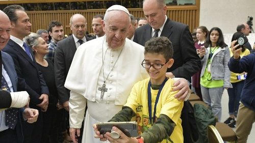 Gebetsanliegen des Papstes: Kindern eine Zukunft geben