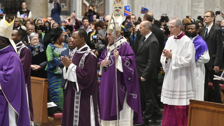 Свята Меса з конголезькою громадою в базиліці Святого Петра 1 грудня 2019 року 