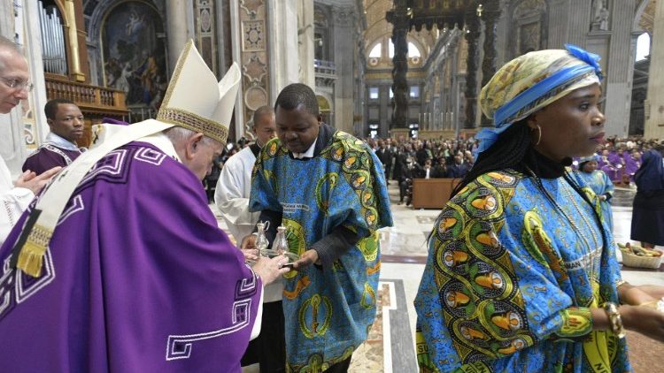 Pope Francis celebrates Mass with Rome's Congolese community