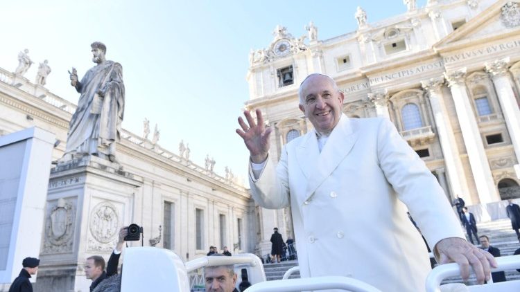 Papa Franjo tijekom opće audijencije na Trgu svetoga Petra
