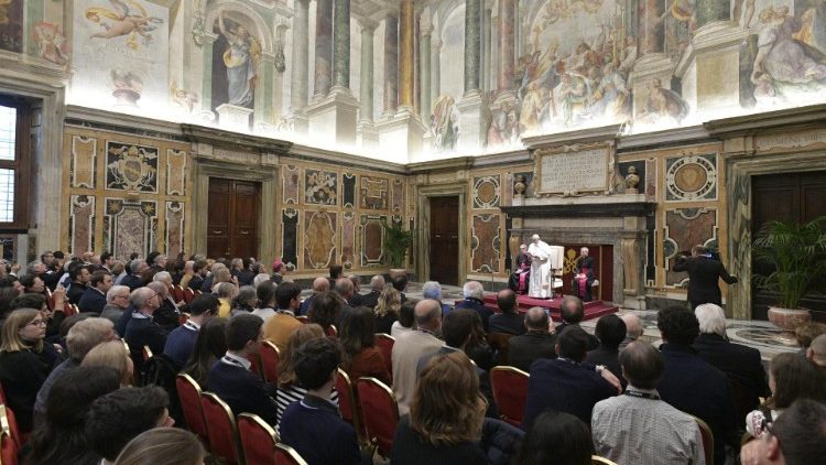 Påven tog emot den katolska italienska organisationen för filmindustrin på audiens